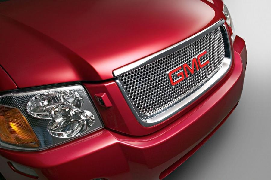  GMC Envoy XL Denali 2005 года  (фото 8 из 22)